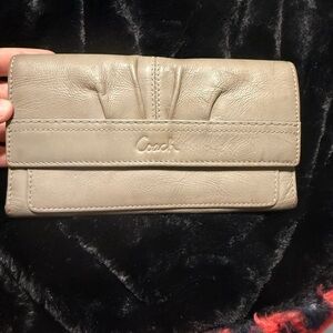 Coach Women's Grey Leather Wallet